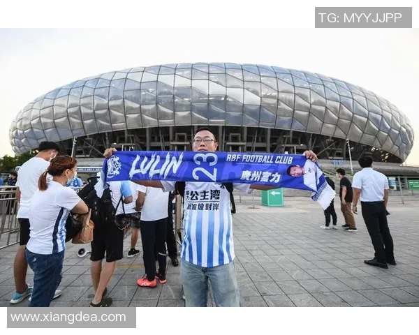 广州足球队实力之争引发热议球迷观点碰撞激烈讨论